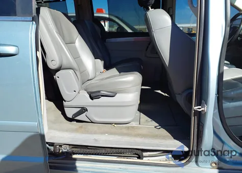 2009 Volkswagen Routan Sel z USA, uszkodzony, nr VIN 2V8HW54XX9R549864